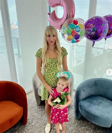 Mikhaila Peterson Children